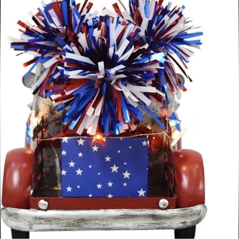 Member's Mark Patriotic Star Spangled Summer Vintage Truck Collection, pre-lit - Picture 5 of 5